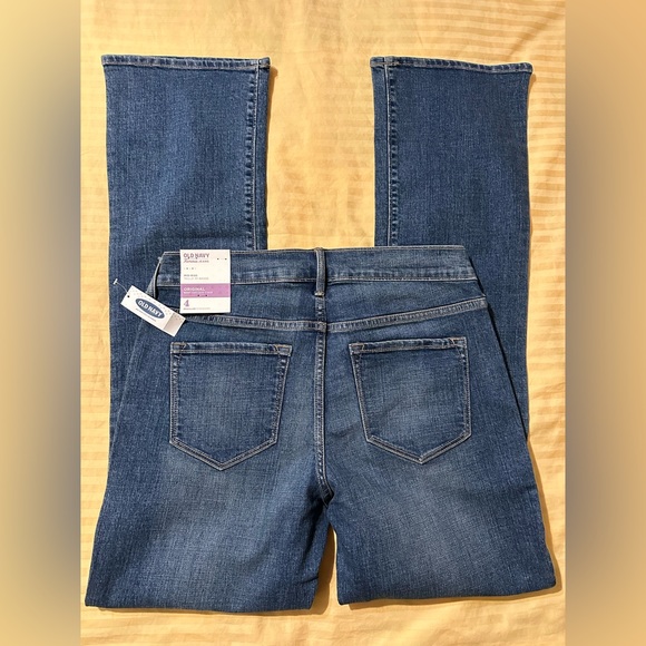 Old Navy flared jeans. Size 4. - Picture 2 of 5